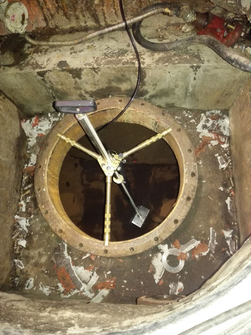 中油碧辟萬利加油站內(nèi)儲罐罐容校驗(yàn)項目